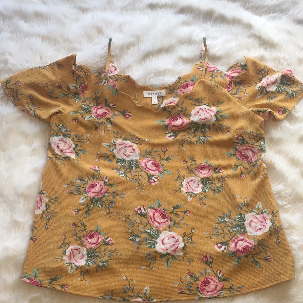 Floral cold-shoulder blouse